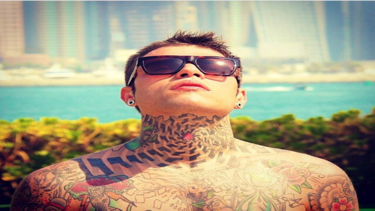 Fedez malattia demielinizzazione