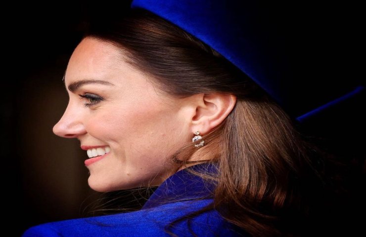Kate Middleton cappotto blu significato