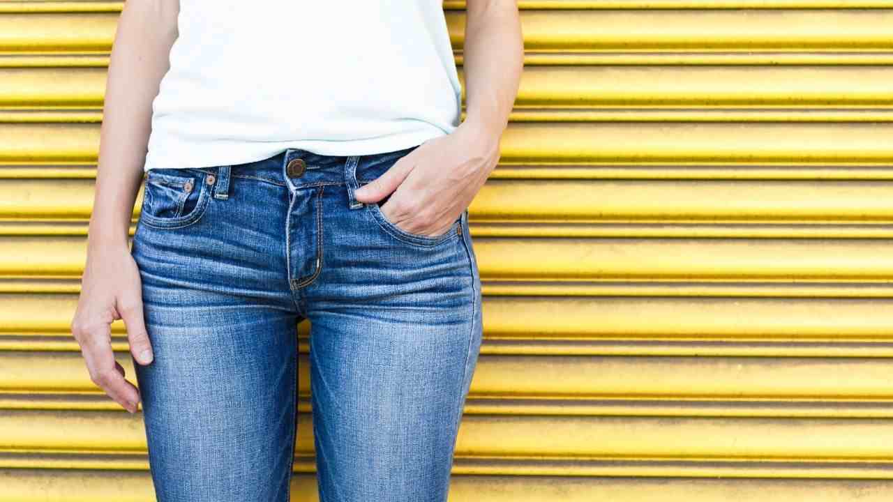 Jeans a vita bassa divisivi