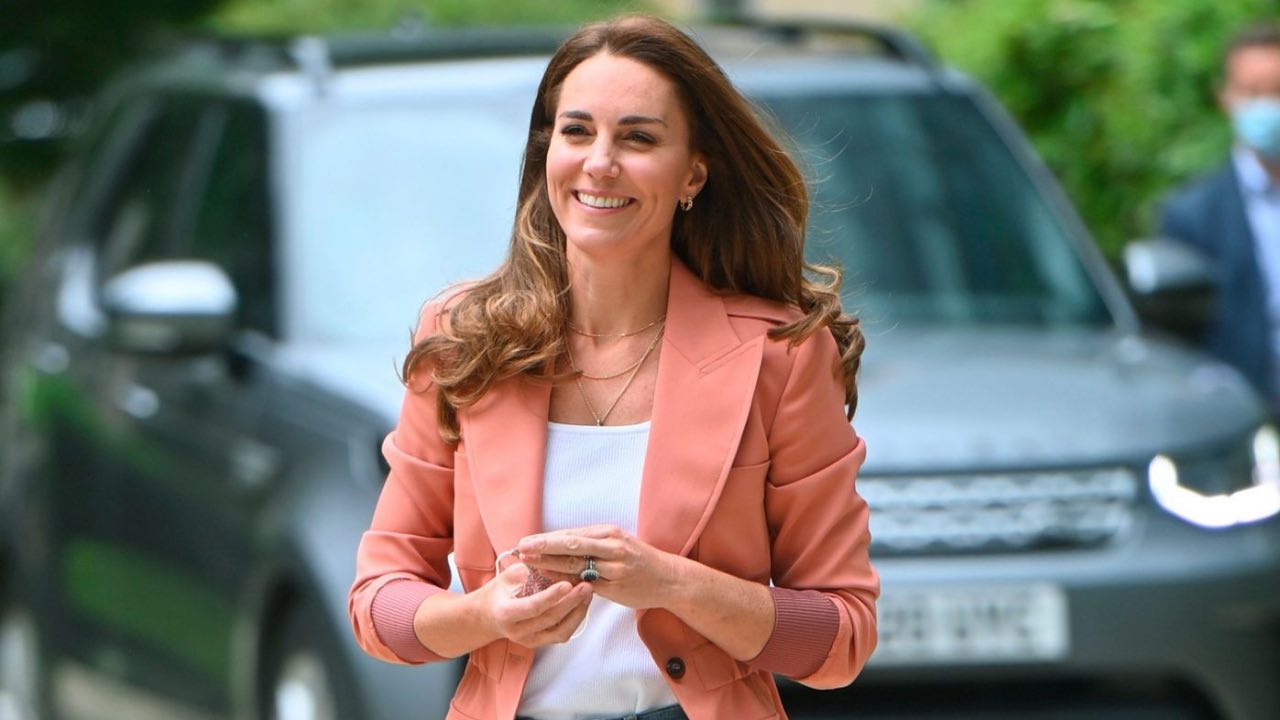 costume Kate Middleton