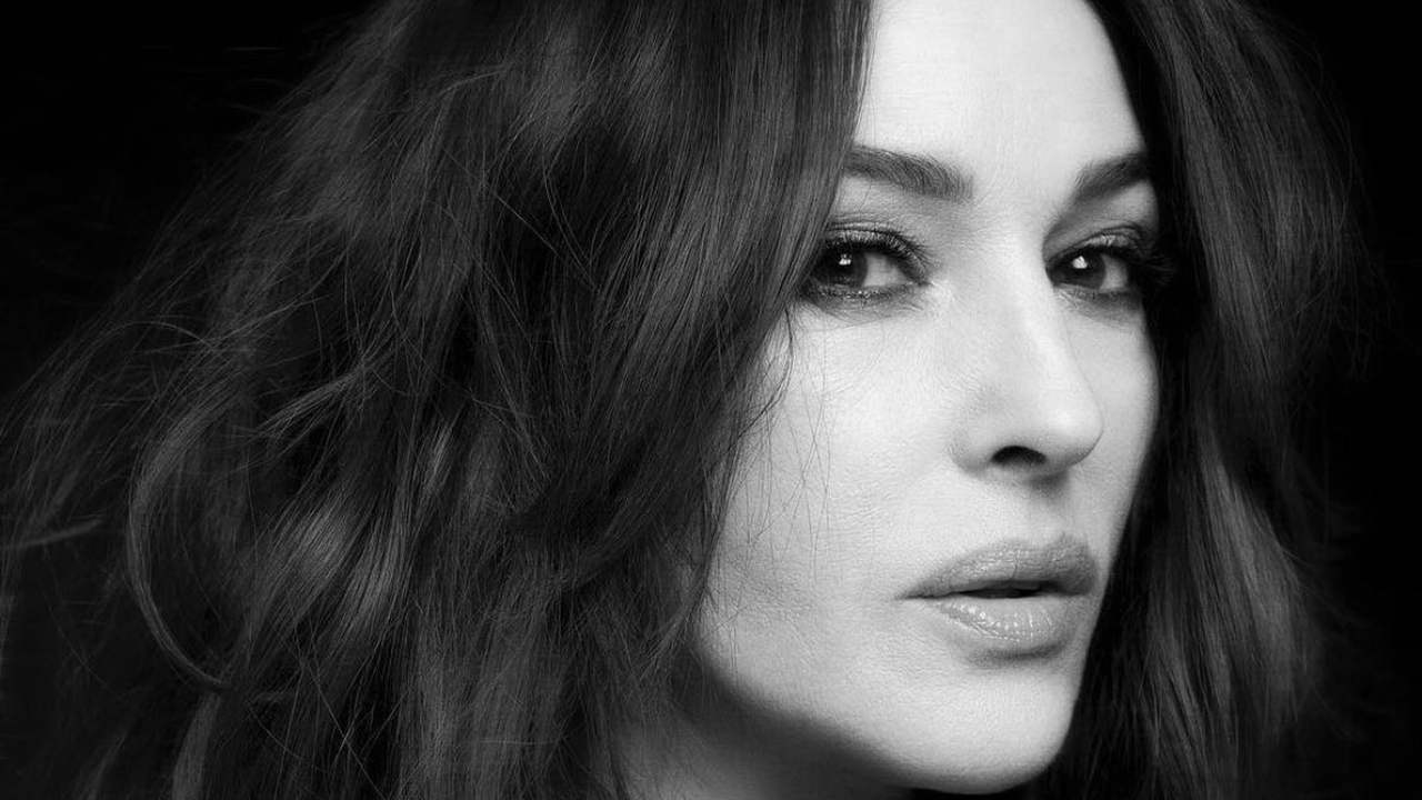 Monica Bellucci taglio scalato primavera 2022