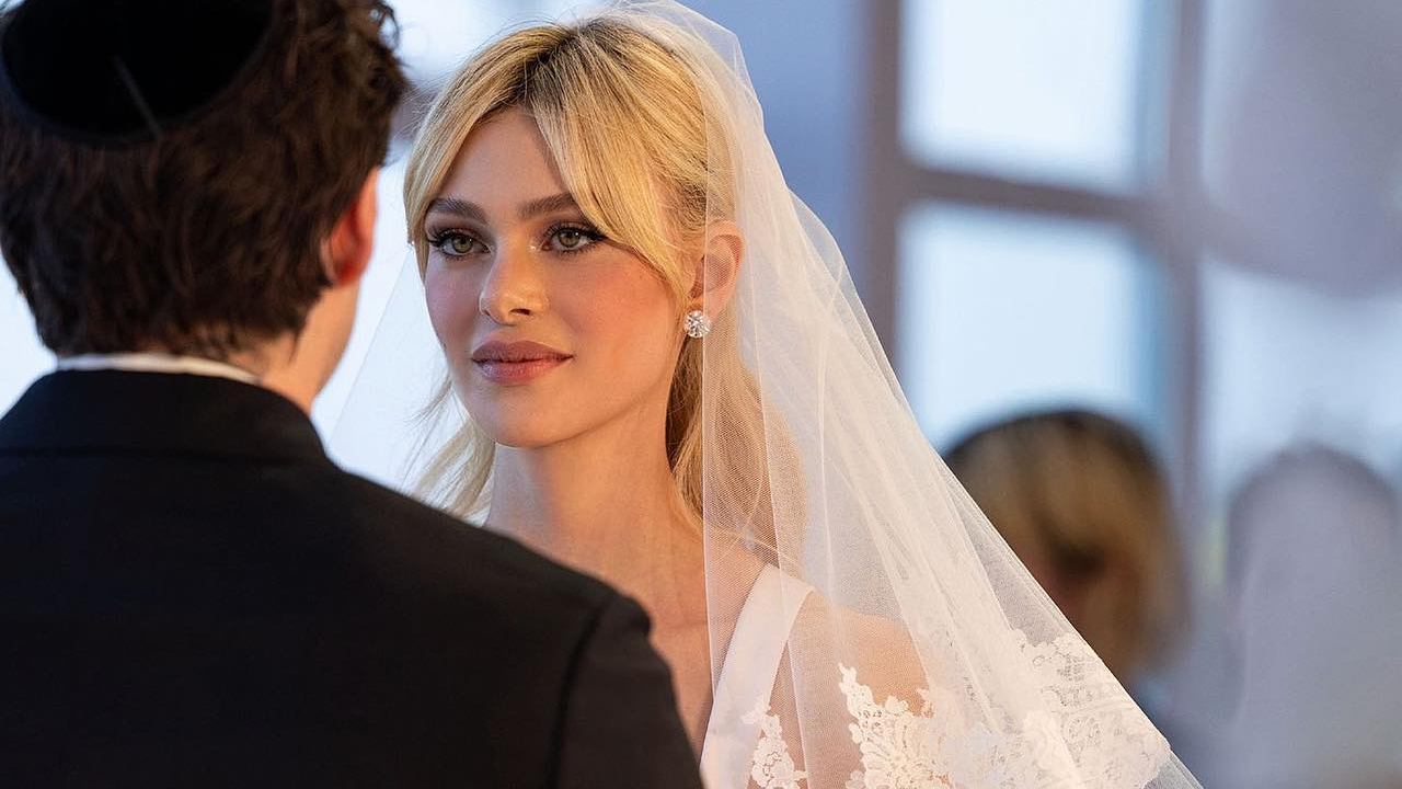 Nicola Peltz abito da sposa Valentino