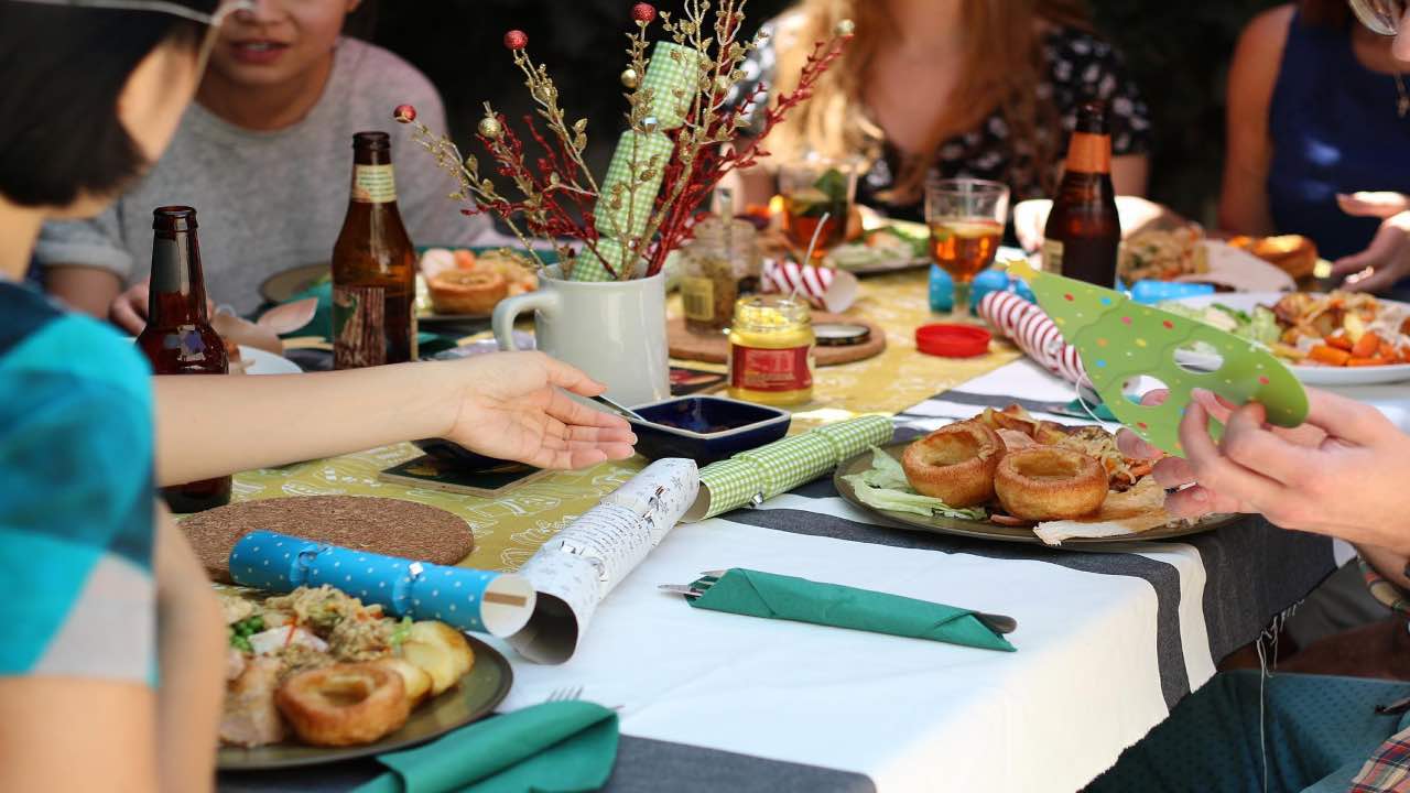 cena argomenti evitare galateo