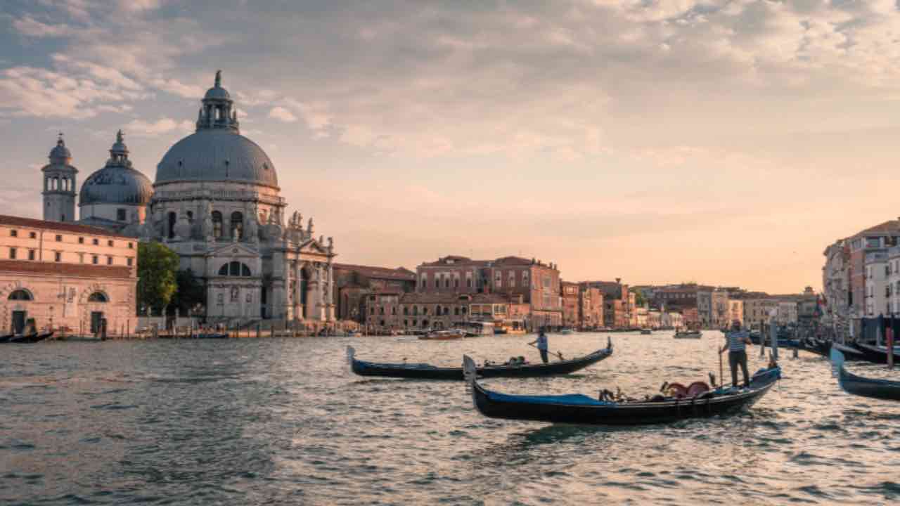 venezia turisti visitare prenotare