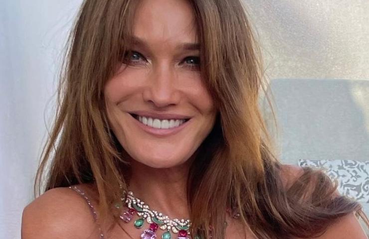 Carla Bruni: look sbalorditivo