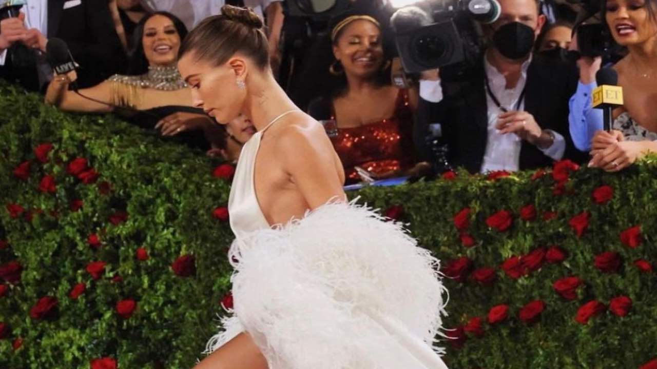 Hailey Bieber bianco Met Gala