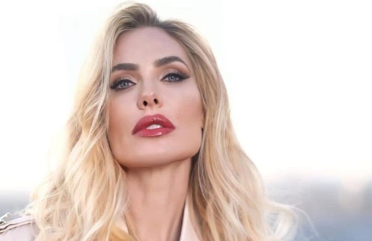 Ilary Blasi: look mozzafiato