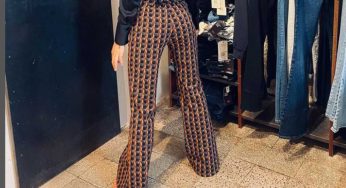Pantaloni a zampa, quali sono le scarpe da abbinare al capo del momento?
