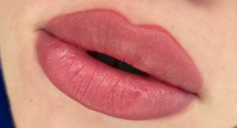 Rossetto in tendenza per questa stagione: un colore che sta bene proprio a tutti!