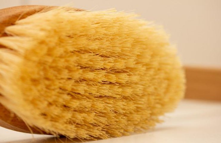 gambe perfette metodo naturale dry brushing