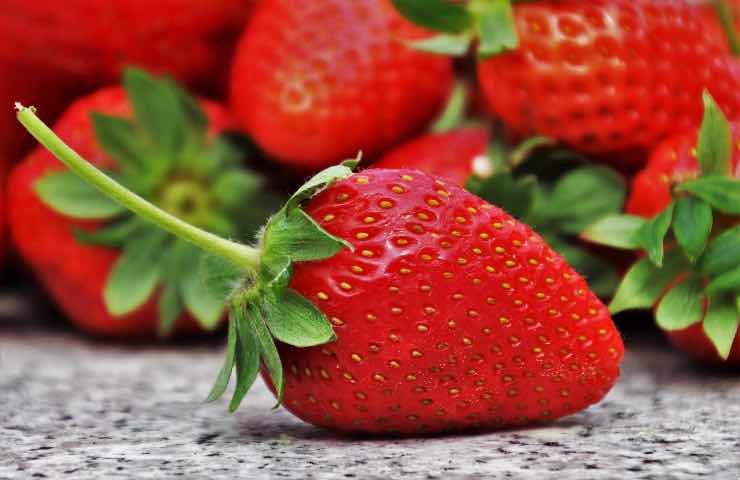 fragole benefici attenzione