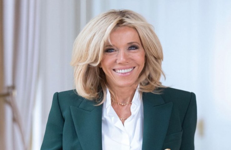 Brigitte Macron blazer bianco