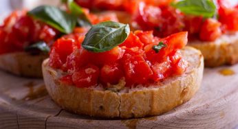 Sei un amante del pomodoro con il basilico fresco? Ecco cosa succede al tuo organismo