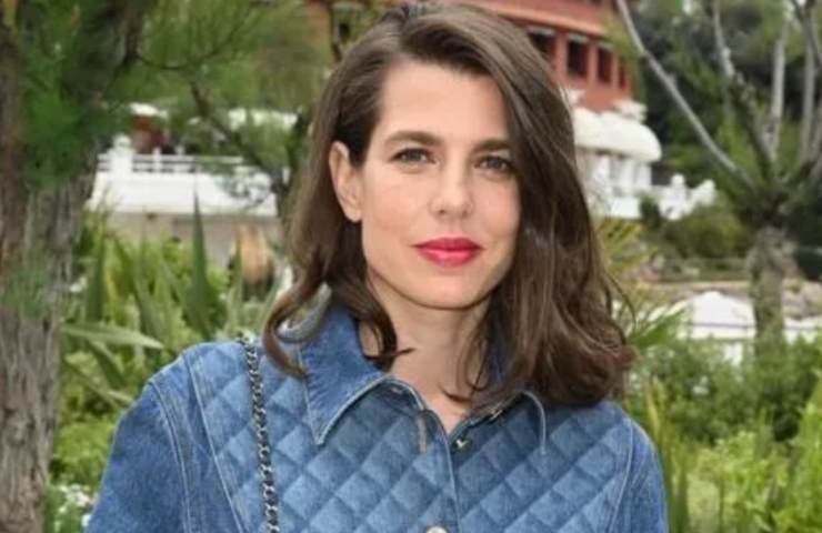 Charlotte Casiraghi outfit discordia