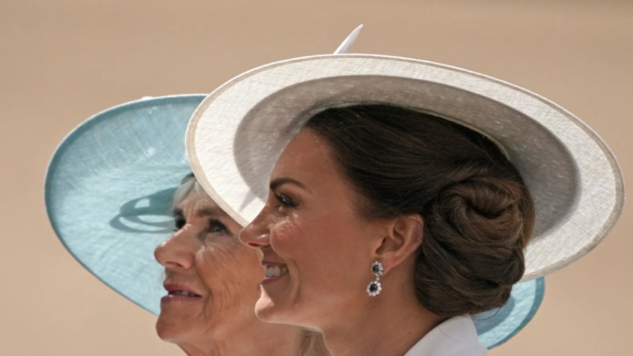 kate middleton capelli chignon basso look