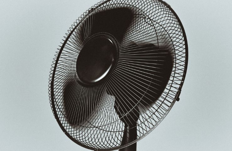 Ventilatore acceso durante notte