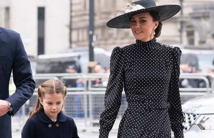 Kate Middleton sandali zara