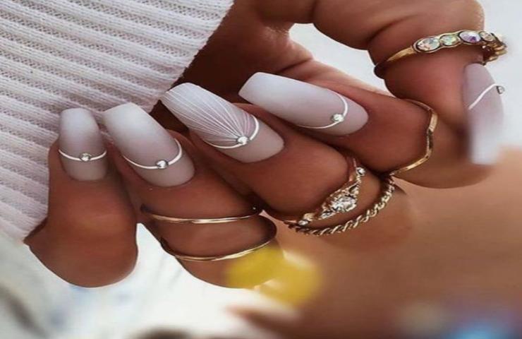 estate nail art gioielli french tendenze