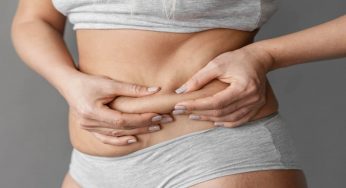 Ossessione pancia piatta? “Bisogna accettarsi di più”: trucchi per superarla