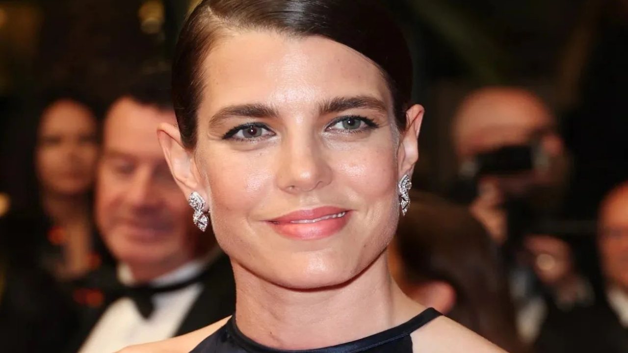 Charlotte Casiraghi ballo della rosa abito chanel