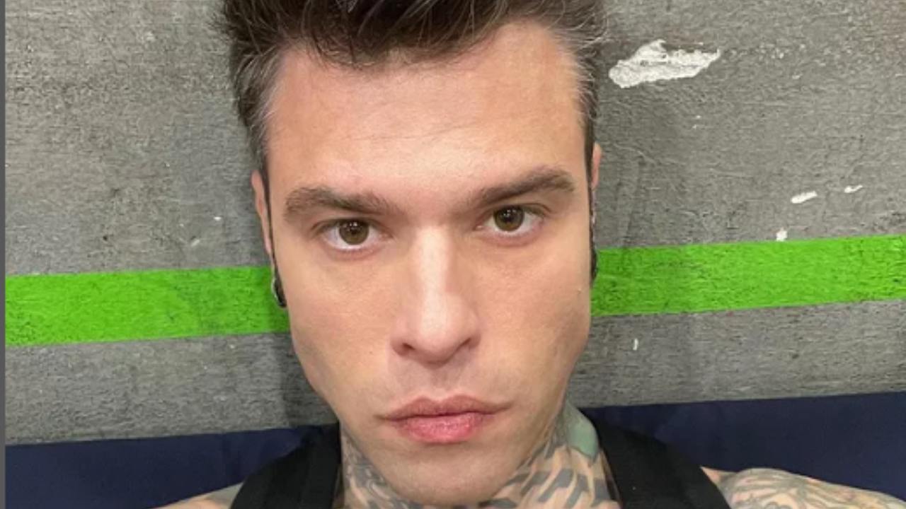 Fedez cena altra donna