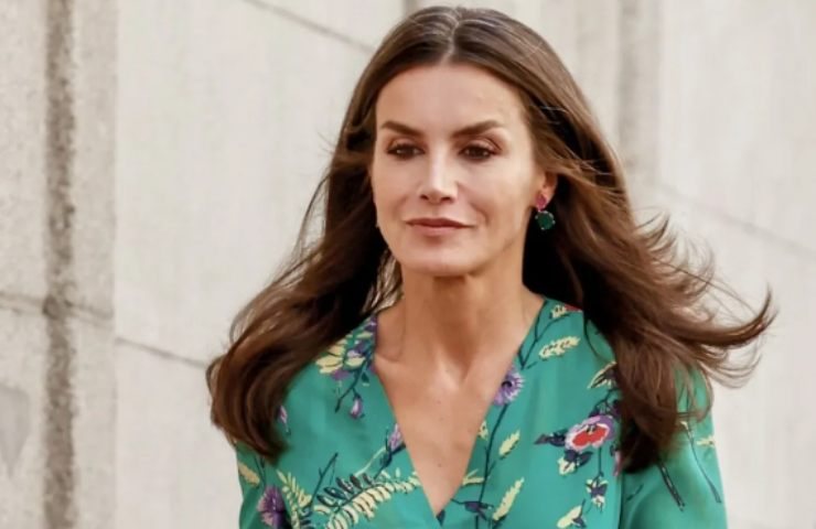 Letizia di Spagna scarpe nude 