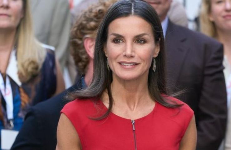 Letizia di spagna look barcellona