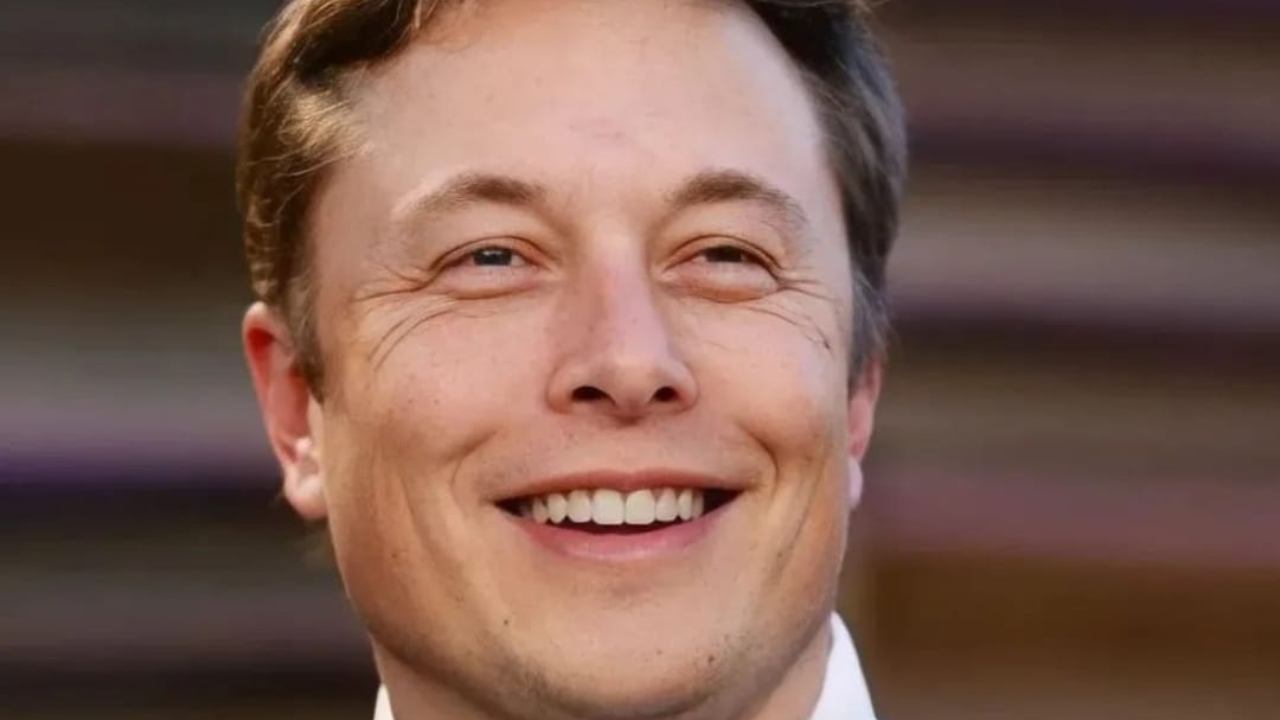 Elon Musk: la strana abitudine della madre