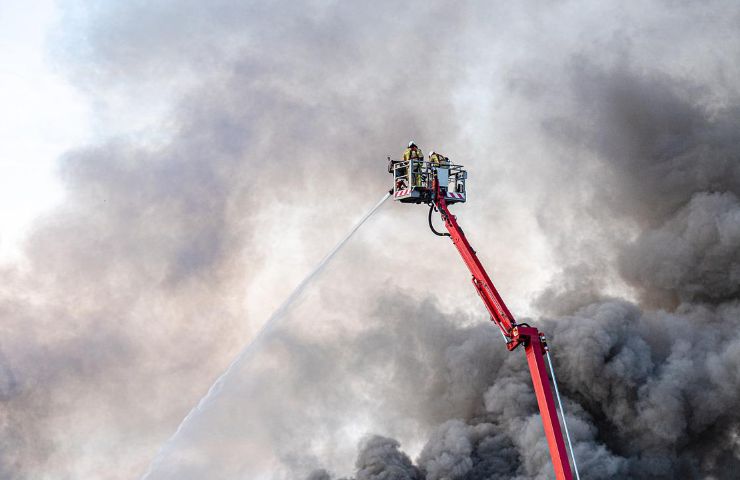 Grande Fratello incendio cinecittà