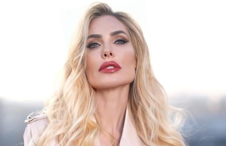 Ilary Blasi fa le valigie