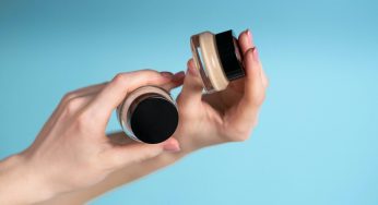 Fondotinta troppo scuro: il trucco per rimediare e poterlo usare