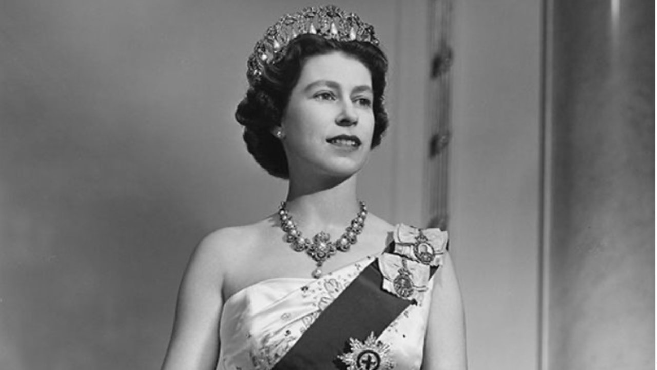 Regina Elisabetta look iconici
