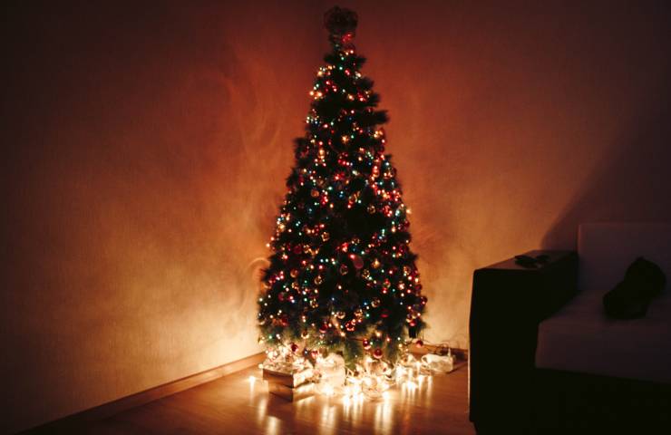 Albero Natale illuminazione mini fotovoltaico