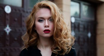 Taglio di capelli che ringiovanisce: “fa miracoli, è tutto vero” – FOTO