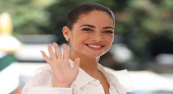 Camicia bianca, come indossarla secondo le tendenze dell’Autunno 2022