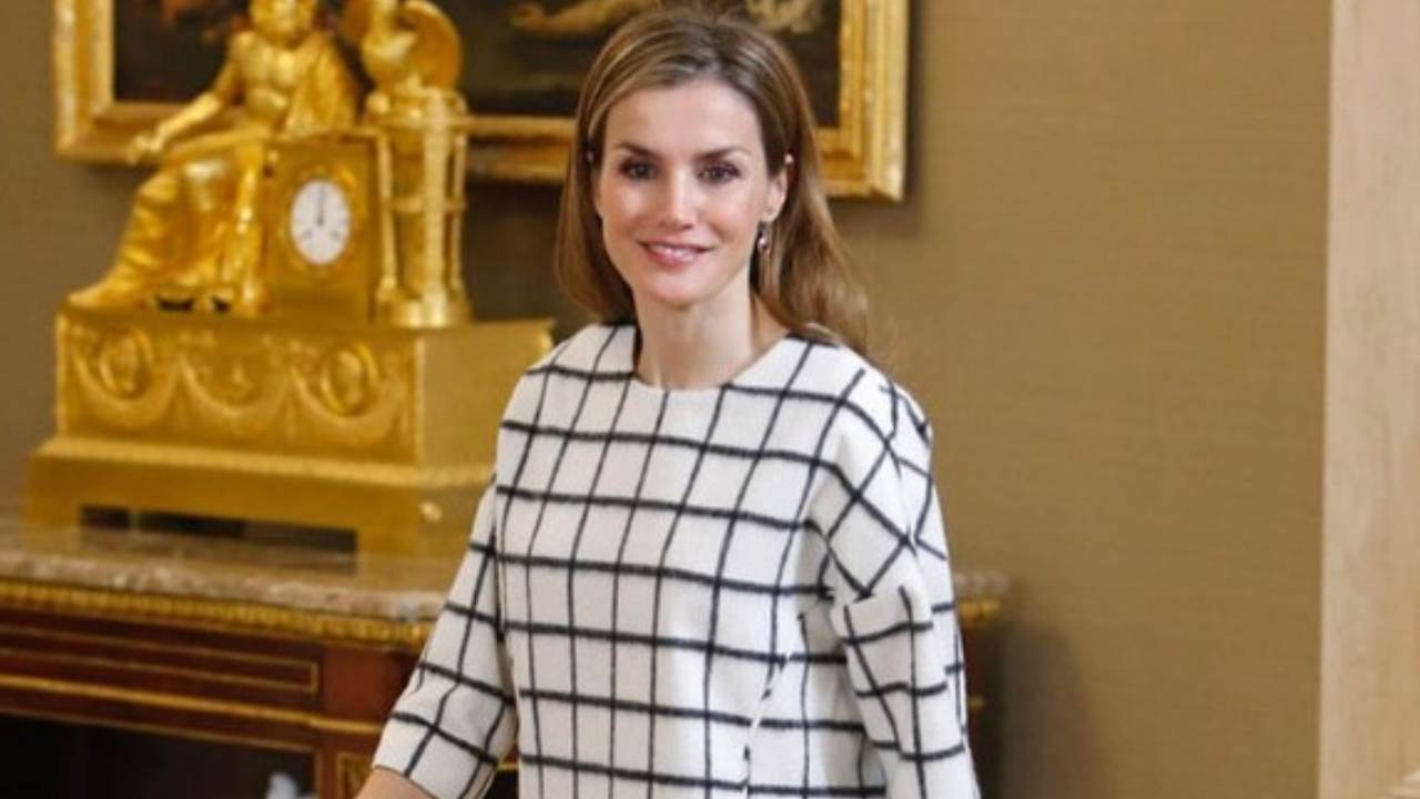 letizia ortiz pantaloni pelle