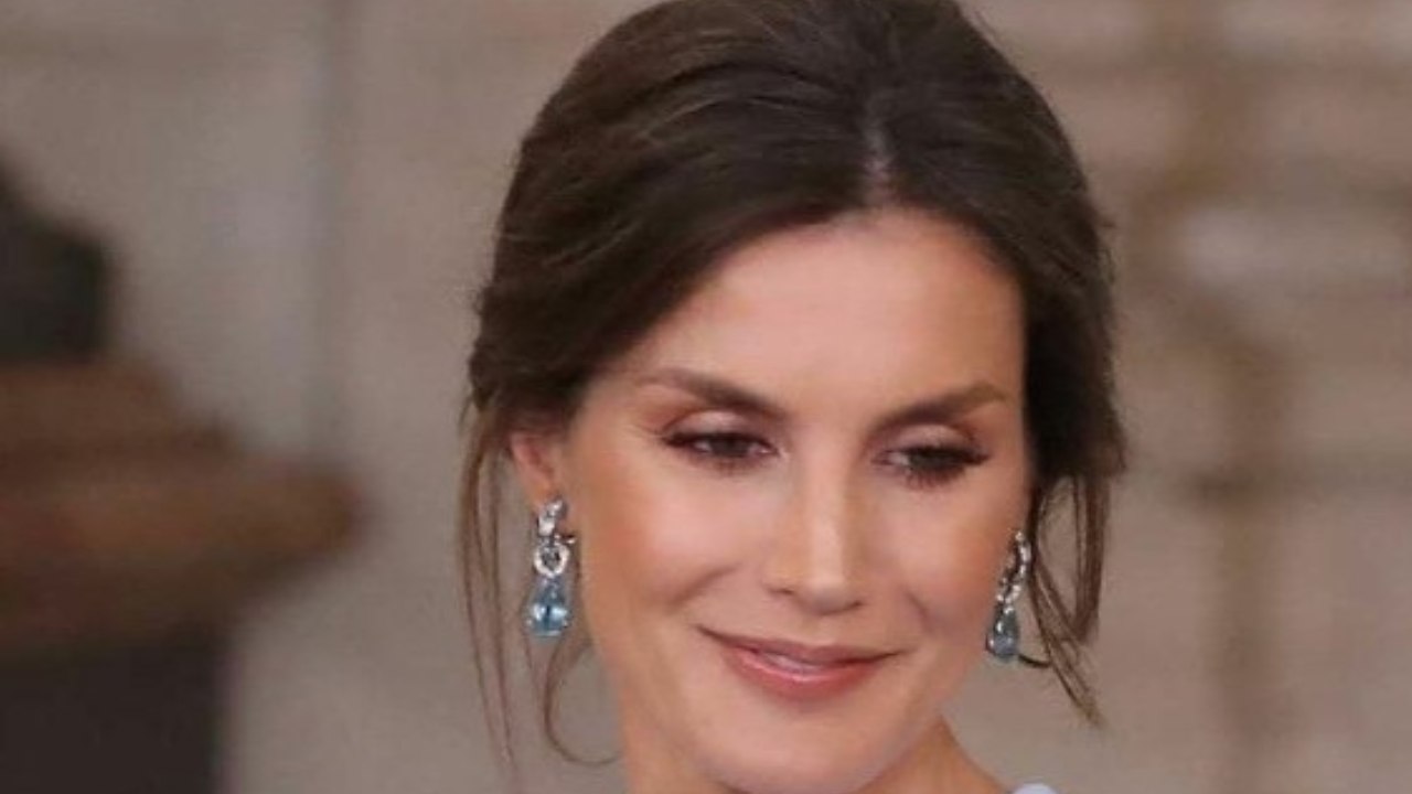 Letizia di Spagna tailleur bianco