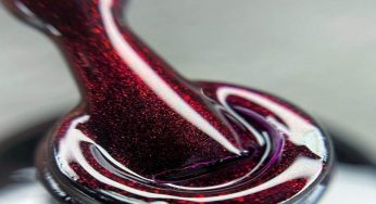 Manicure Natale 2022, le idee più fashion per celebrare le feste