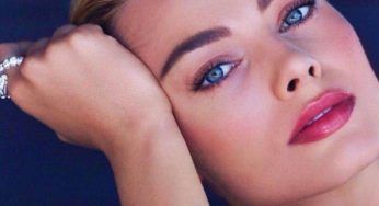 Margot Robbie sfoggia uno styling natalizio bon ton ultra chic, meravigliosa! – FOTO