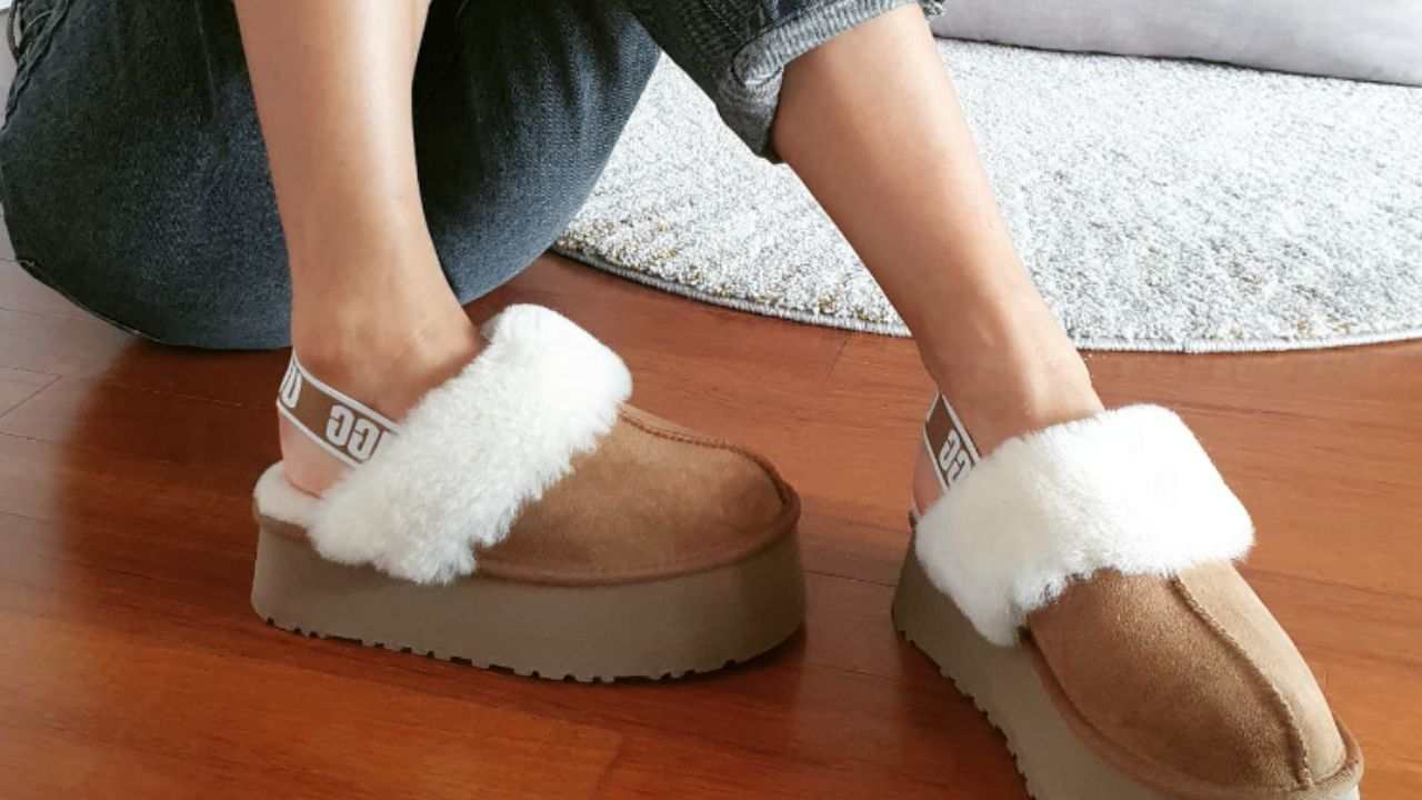 Ugg Clocs