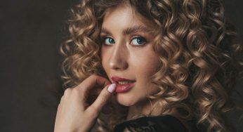 Valorizza i capelli ricci con questi segreti ad hoc