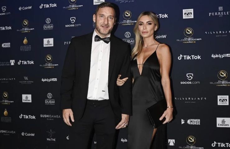 Francesco Totti regali Noemi Bocchi