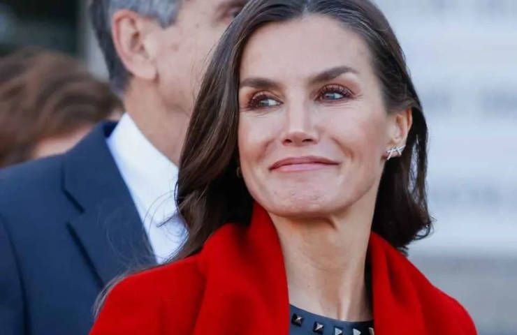 Letizia di Spagna tailleur rosso viaggio Stati Uniti