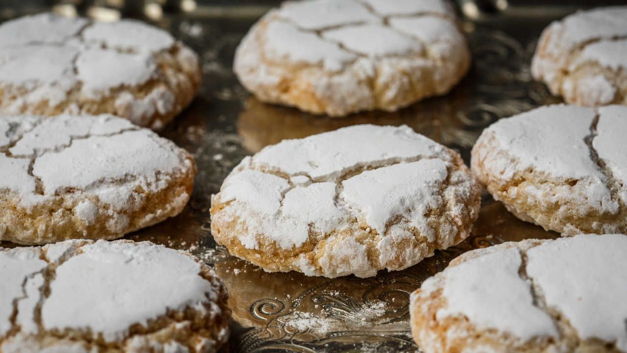Ricciarelli Natale ricetta biscotti Siena