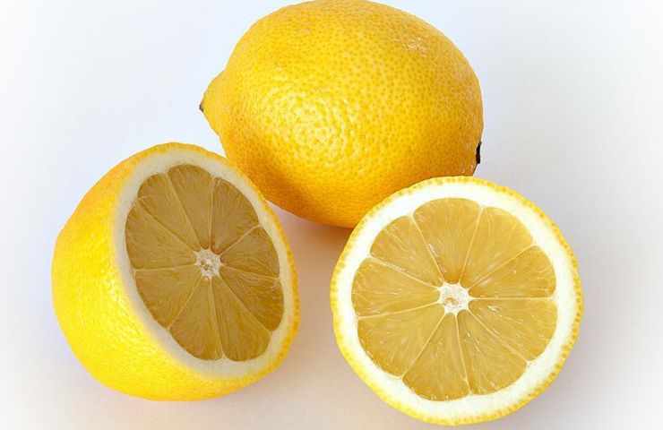 Bucce di limone e arancia