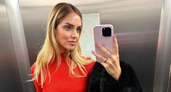 Chiara Ferragni, look da teenager trendy e colorato. La gonna plissettata è il must dell’inverno 2023