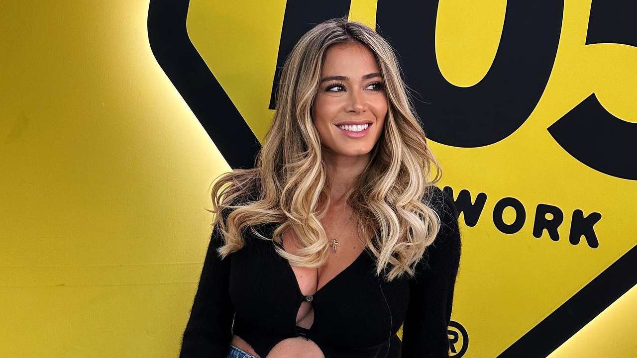 Diletta Leotta sexy radio bottone fan