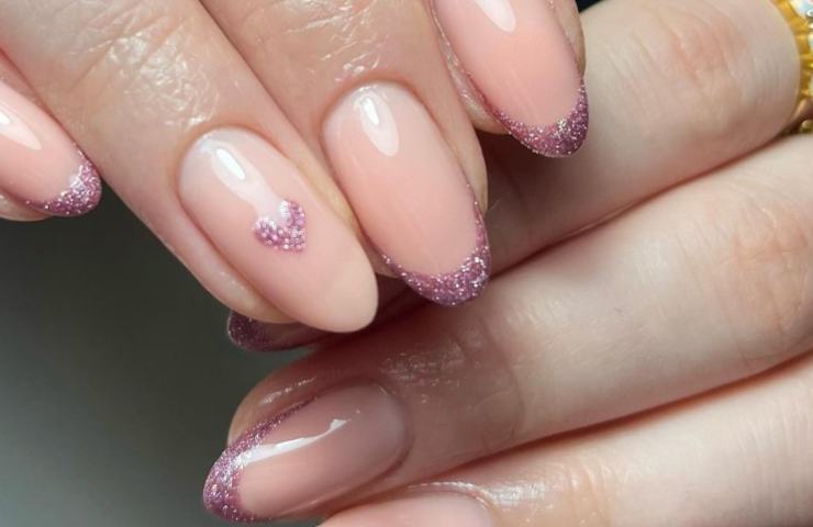 unghie almond nails