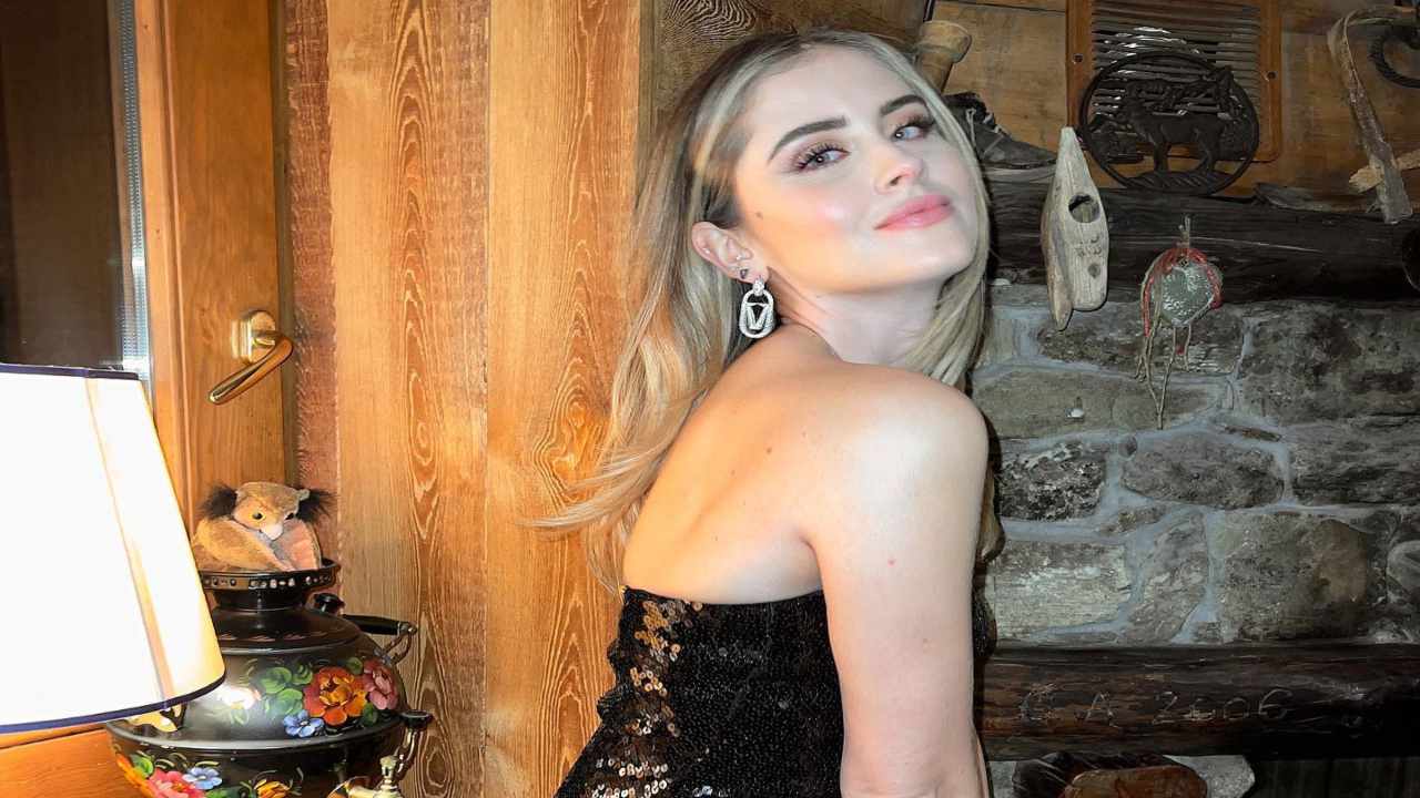 Valentina Ferragni look glam minidress doposci