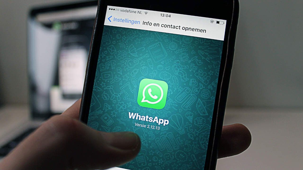 Profilo WhatsApp spiato trucco percentuale batteria per capire